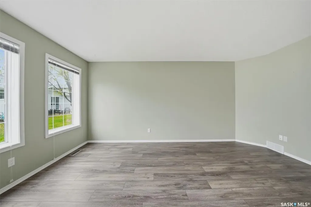 425 Bayfield Crescent Saskatoon SK S7V 1E6
