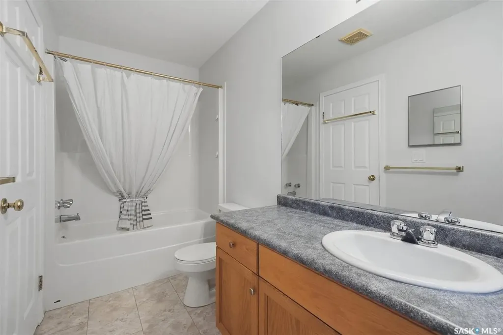 425 Bayfield Crescent Saskatoon SK S7V 1E6
