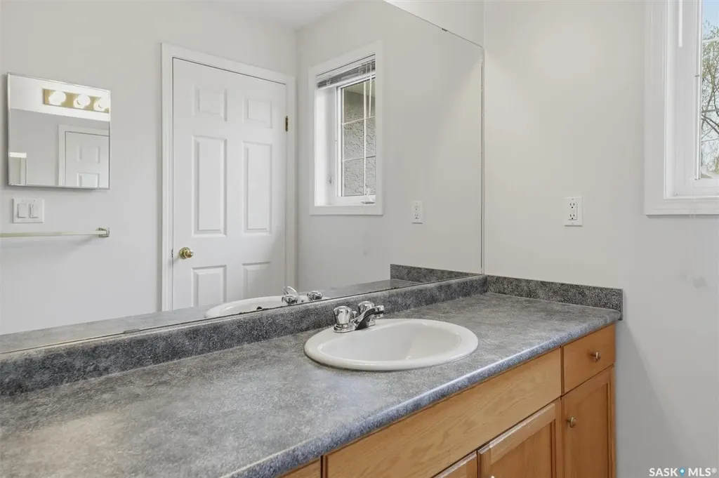 425 Bayfield Crescent Saskatoon SK S7V 1E6