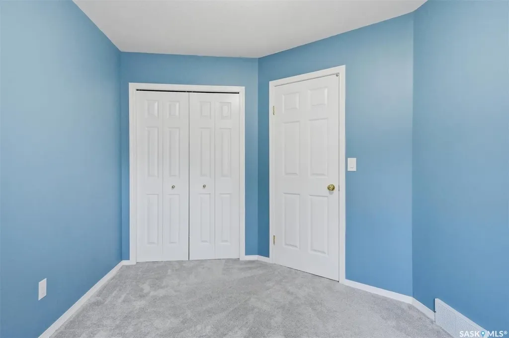 425 Bayfield Crescent Saskatoon SK S7V 1E6
