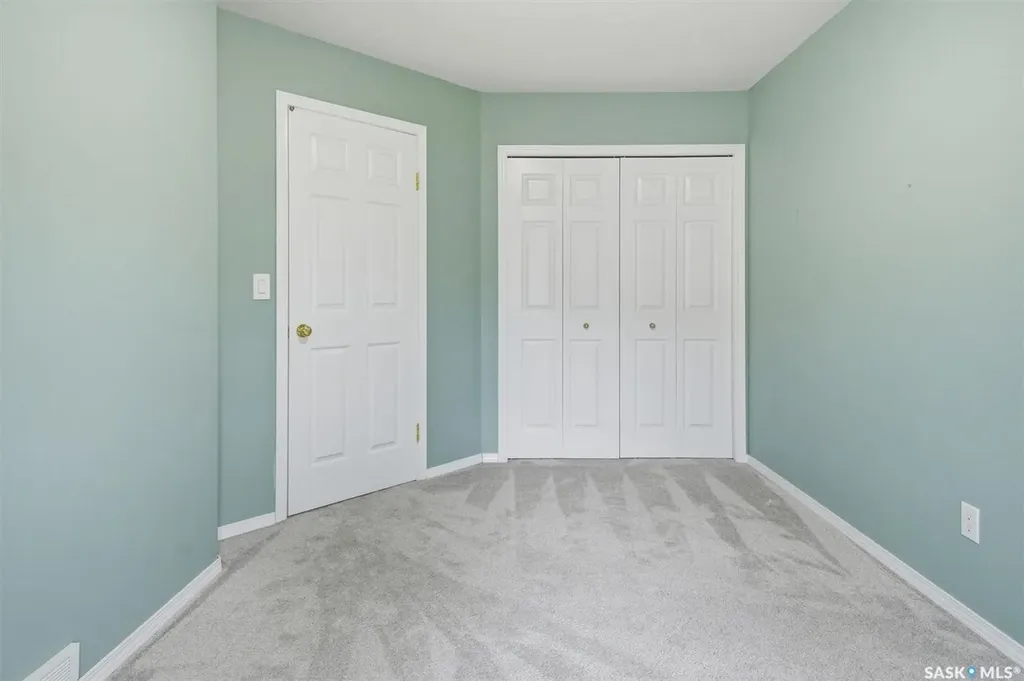 425 Bayfield Crescent Saskatoon SK S7V 1E6