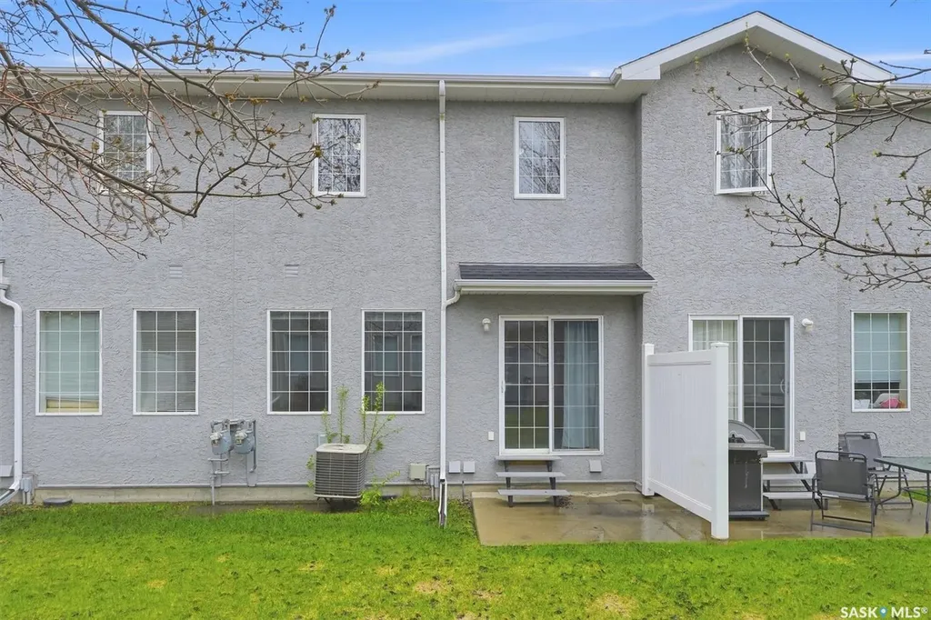 425 Bayfield Crescent Saskatoon SK S7V 1E6
