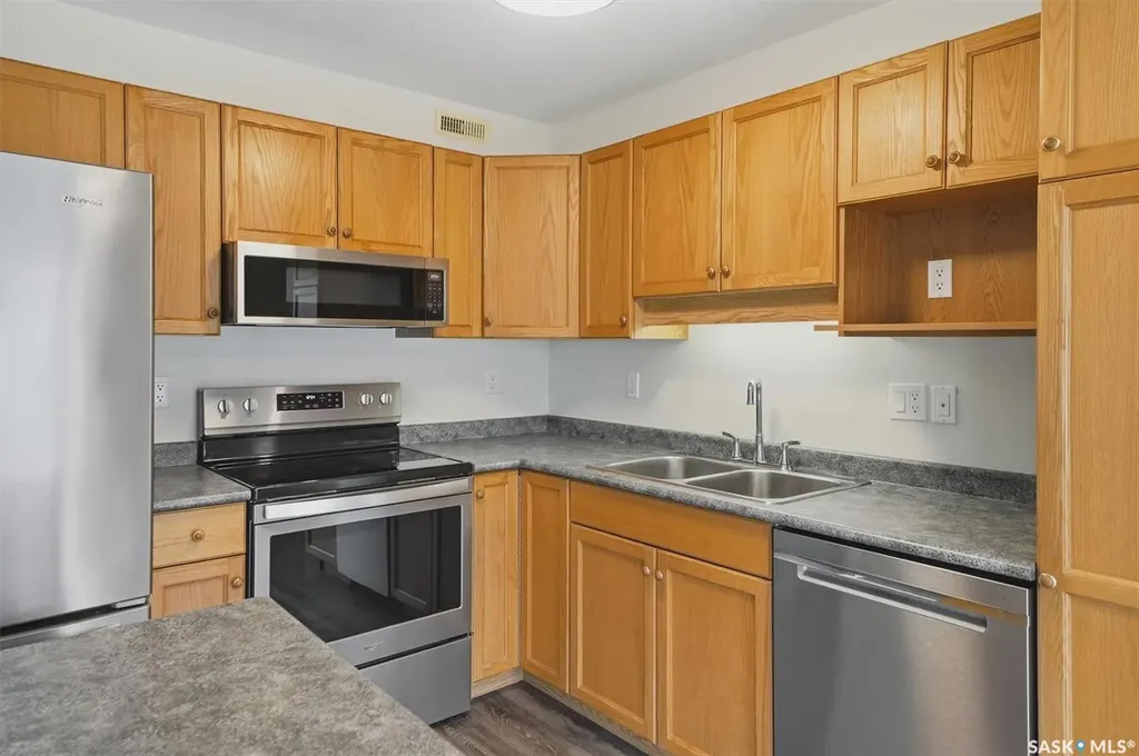 425 Bayfield Crescent Saskatoon SK S7V 1E6