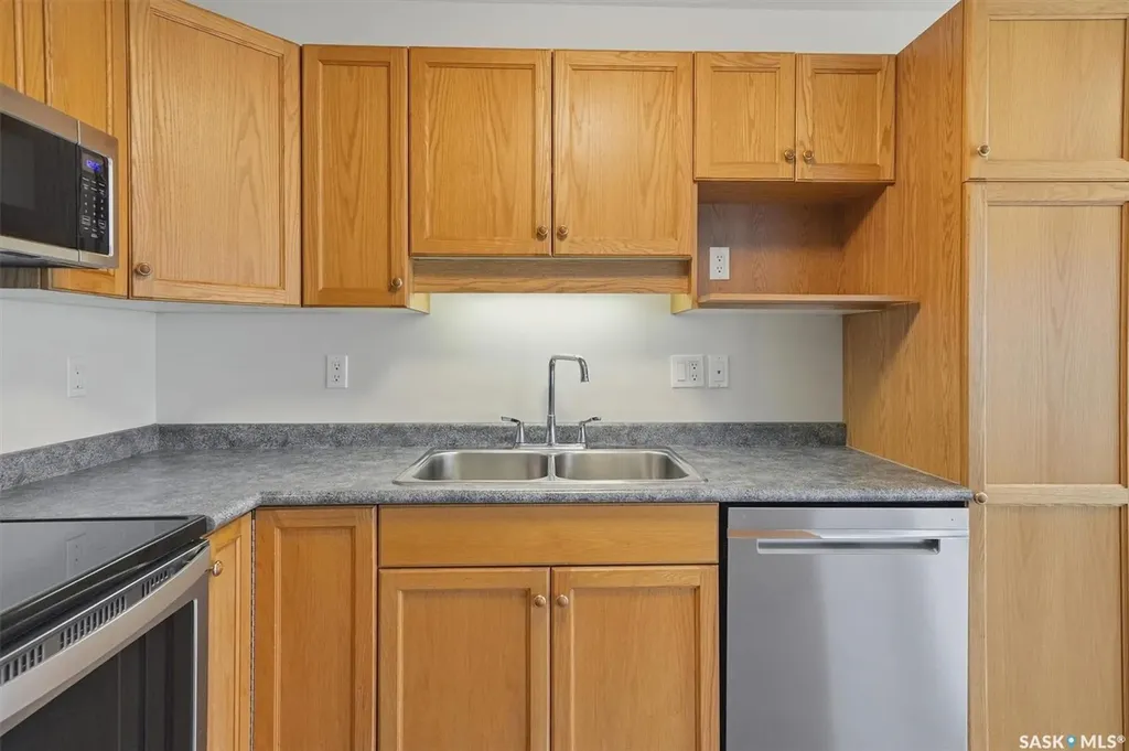 425 Bayfield Crescent Saskatoon SK S7V 1E6