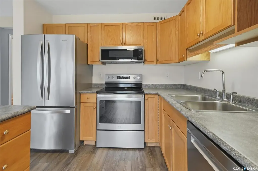 425 Bayfield Crescent Saskatoon SK S7V 1E6