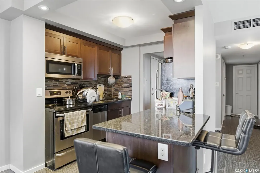 320 5th Avenue N Saskatoon SK S7K 2P5