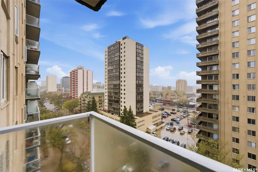 320 5th Avenue N Saskatoon SK S7K 2P5
