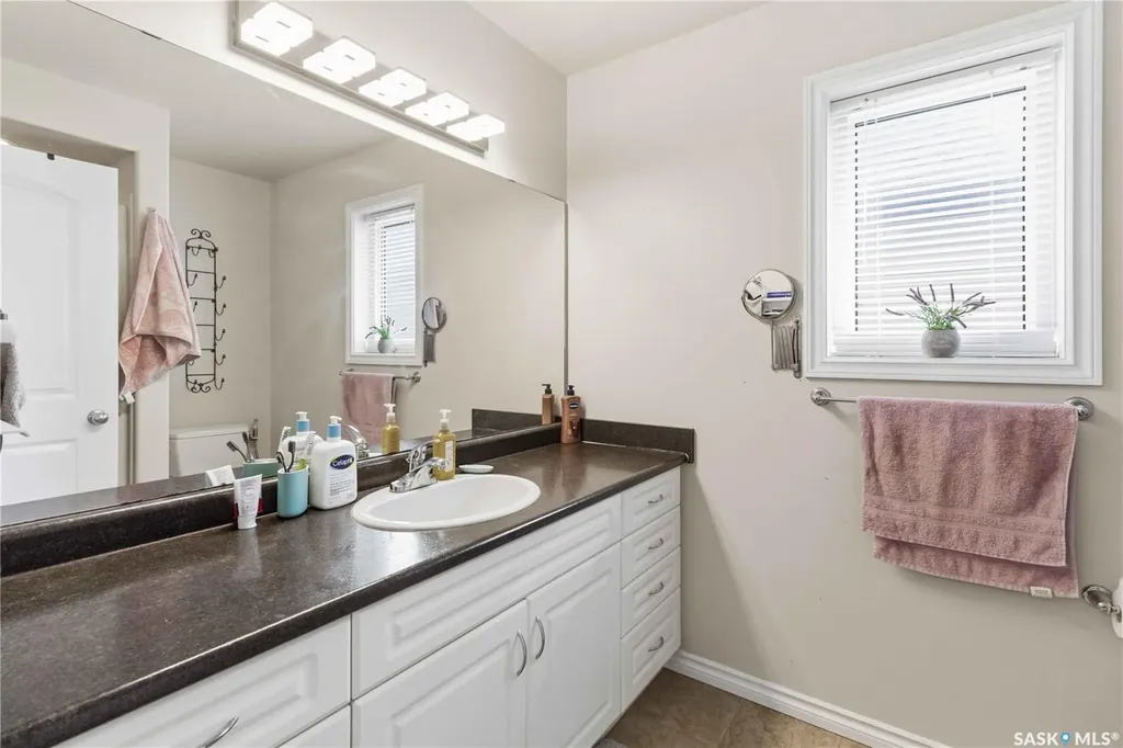 610 Stonebridge Common Saskatoon SK S7K 0M9