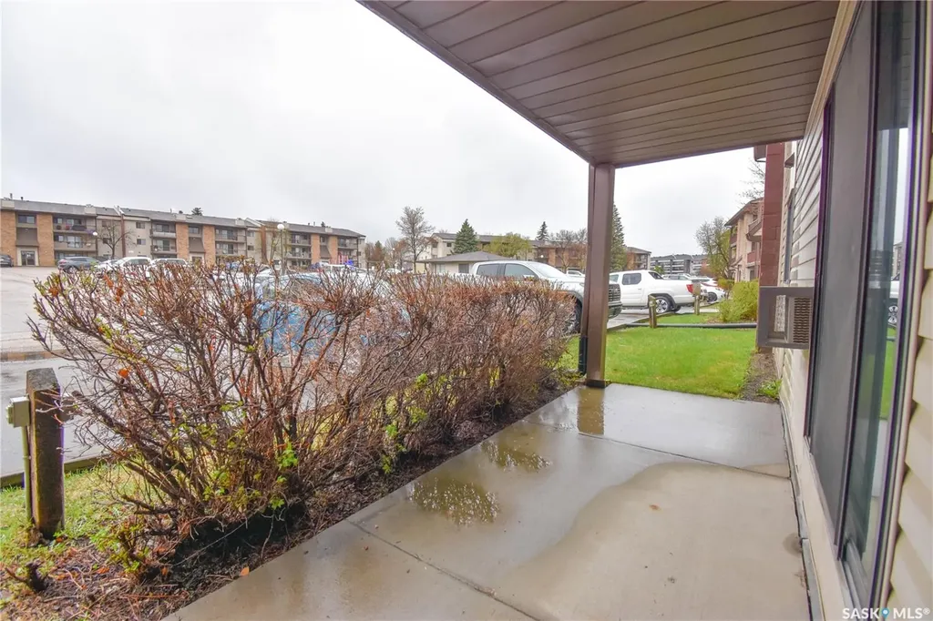 375 Kingsmere Boulevard Saskatoon SK S7J 4J6