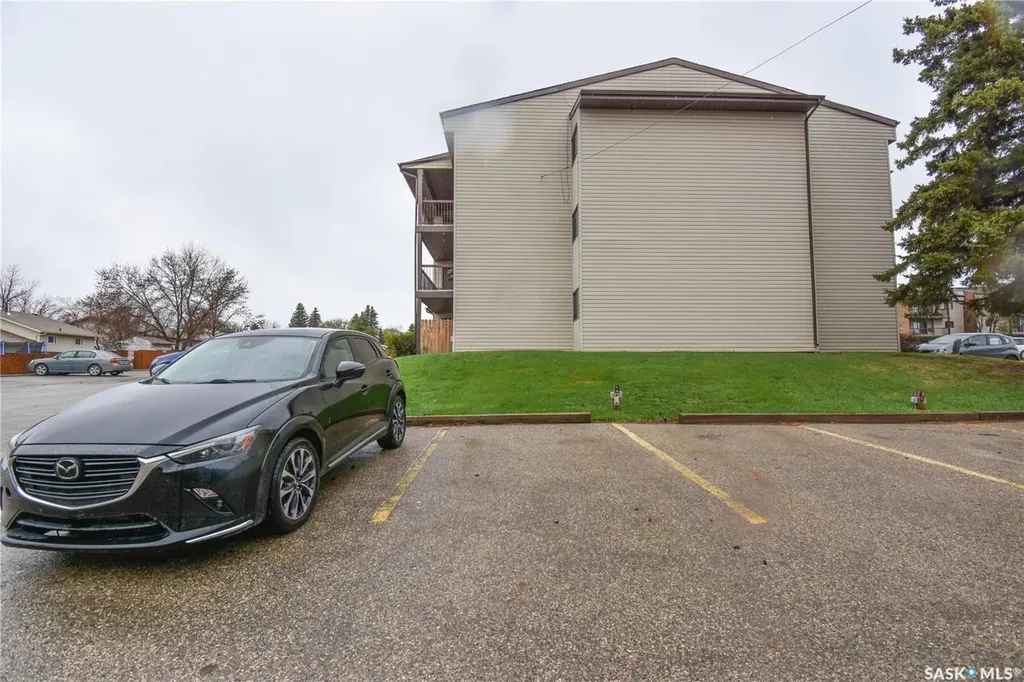 375 Kingsmere Boulevard Saskatoon SK S7J 4J6