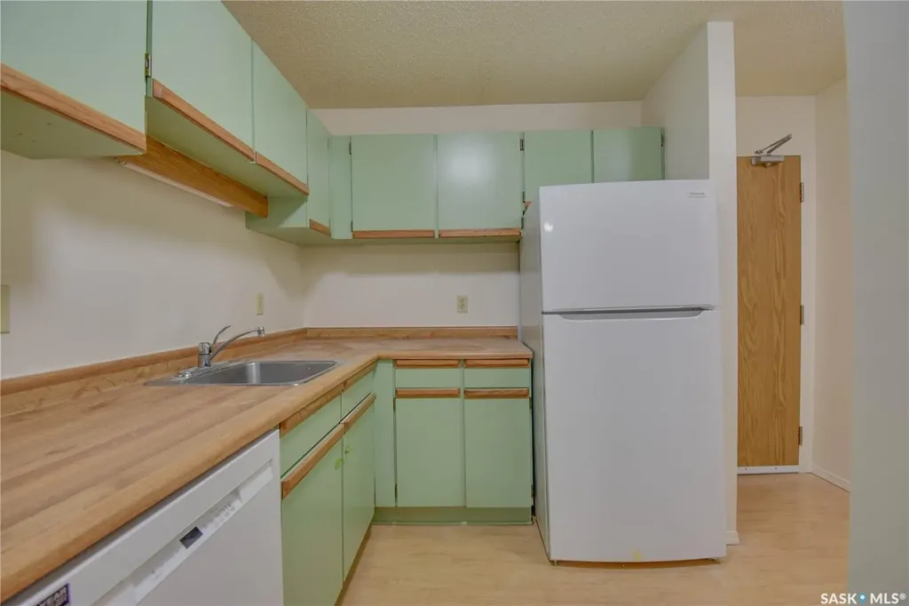 375 Kingsmere Boulevard Saskatoon SK S7J 4J6