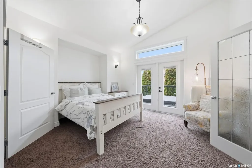 222 Fawcett Crescent Saskatoon SK S7T 0E9