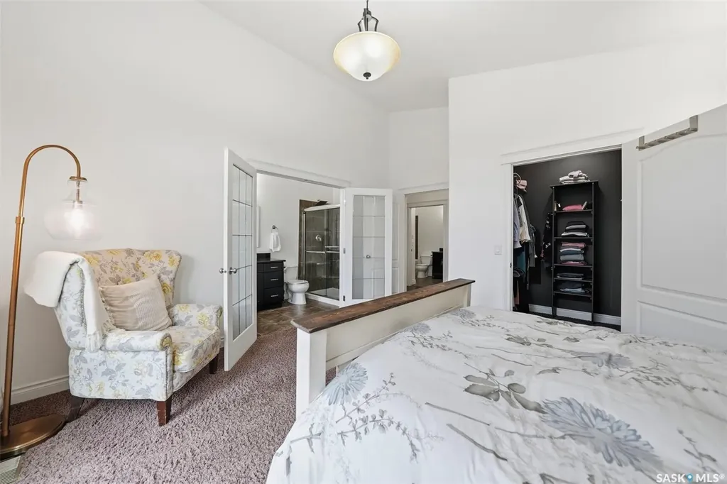 222 Fawcett Crescent Saskatoon SK S7T 0E9