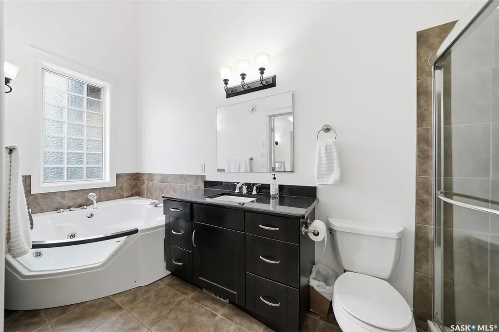 222 Fawcett Crescent Saskatoon SK S7T 0E9