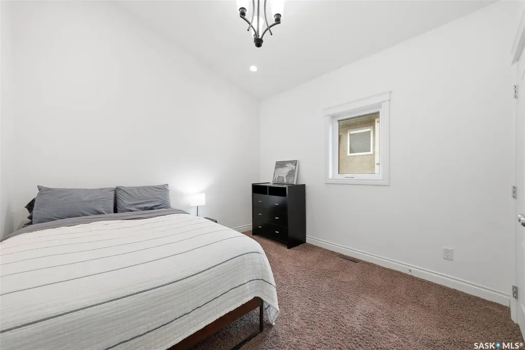 222 Fawcett Crescent Saskatoon SK S7T 0E9