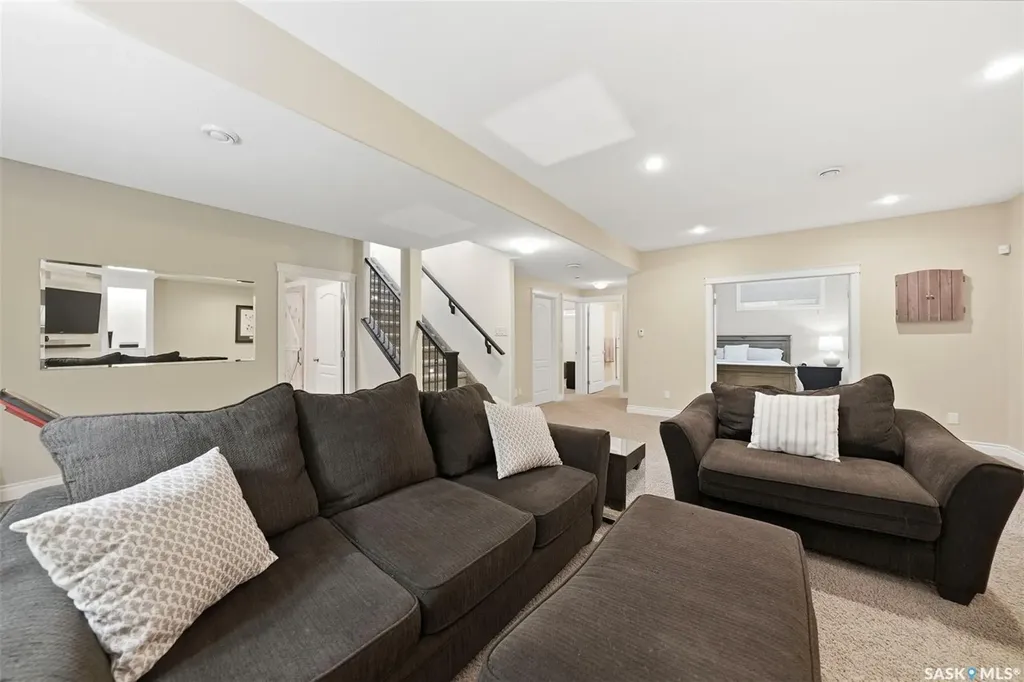 222 Fawcett Crescent Saskatoon SK S7T 0E9