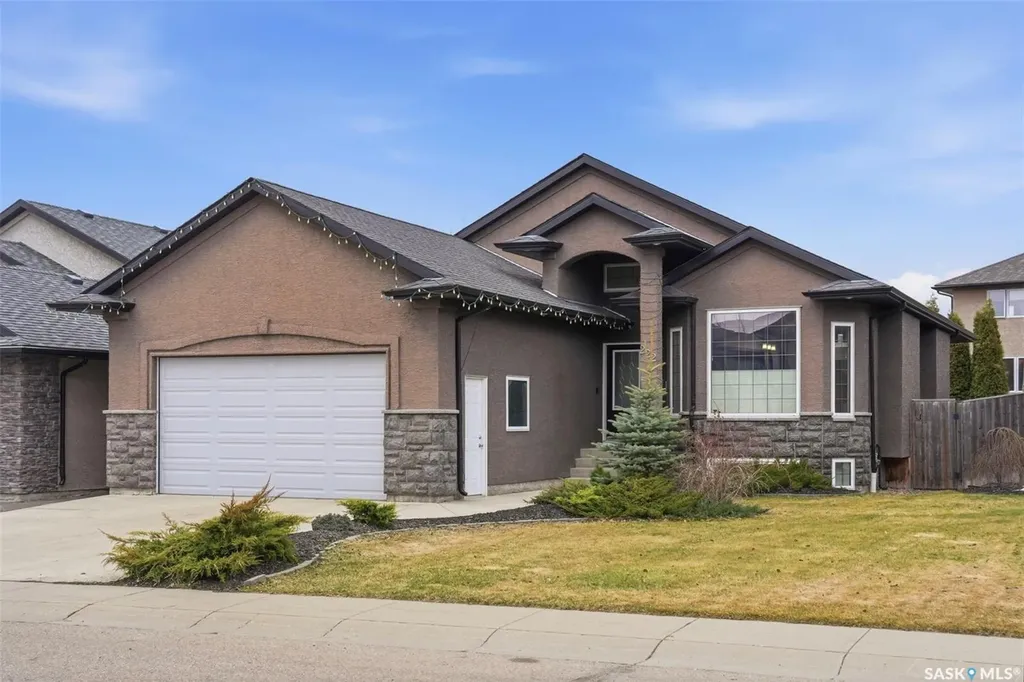 222 Fawcett Crescent Saskatoon SK S7T 0E9