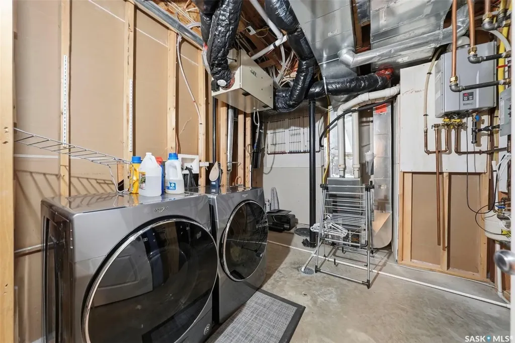 222 Fawcett Crescent Saskatoon SK S7T 0E9