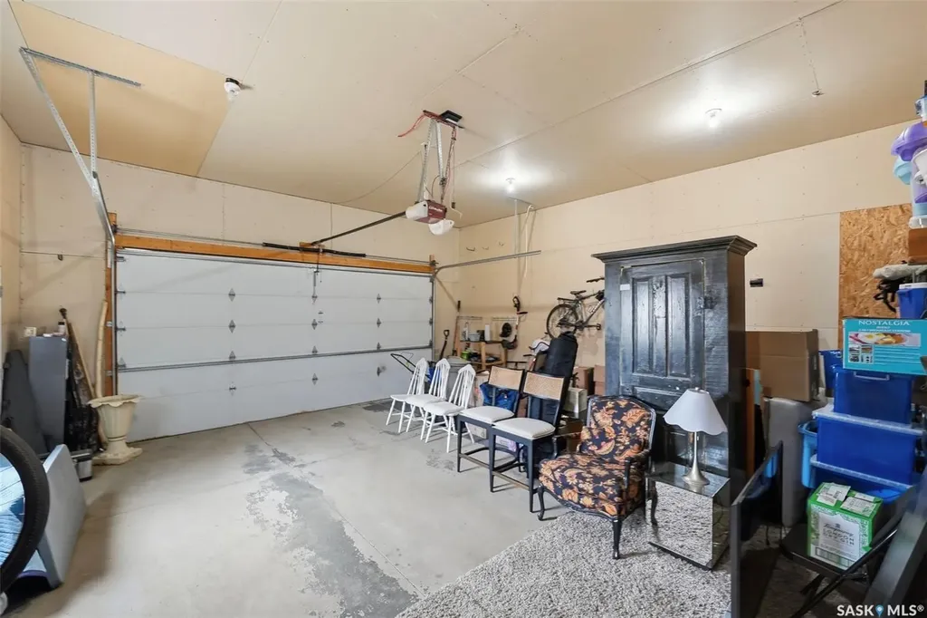222 Fawcett Crescent Saskatoon SK S7T 0E9