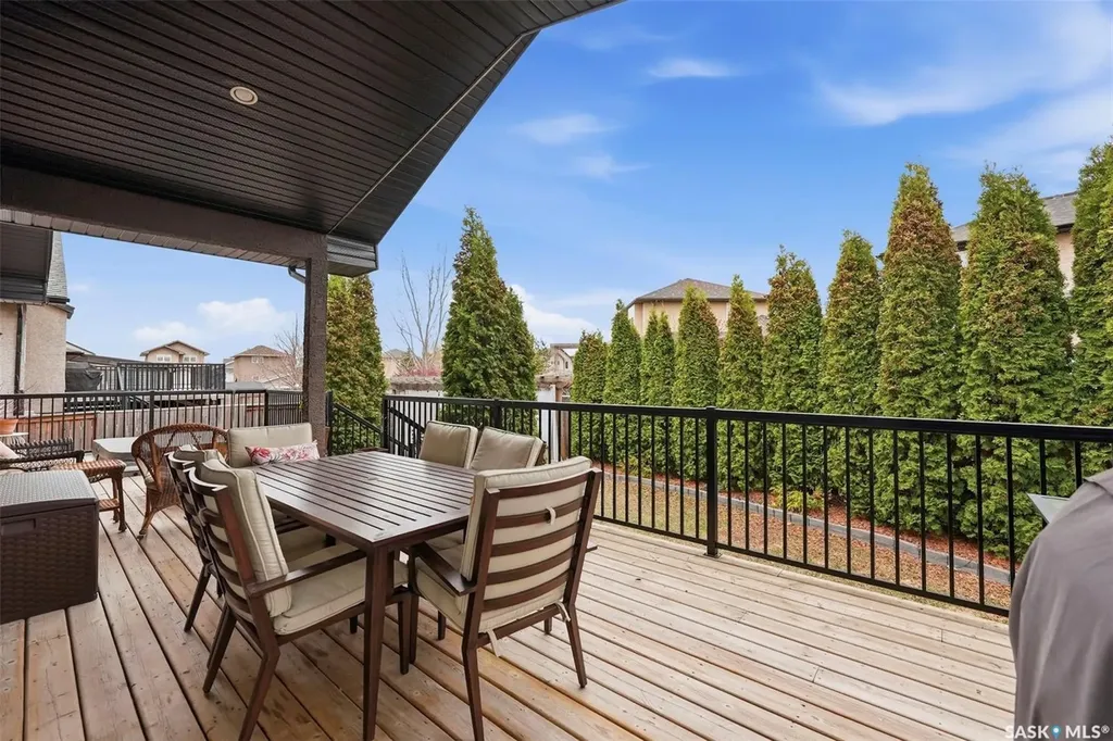 222 Fawcett Crescent Saskatoon SK S7T 0E9