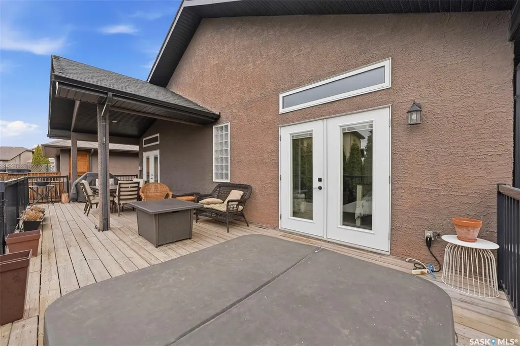 222 Fawcett Crescent Saskatoon SK S7T 0E9