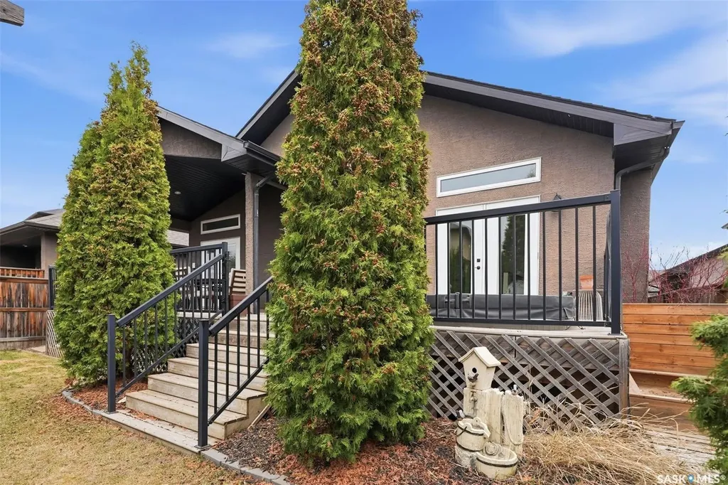 222 Fawcett Crescent Saskatoon SK S7T 0E9