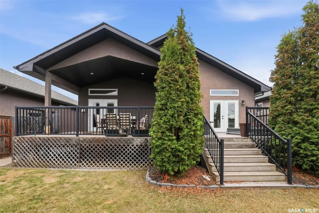 222 Fawcett Crescent Saskatoon SK S7T 0E9