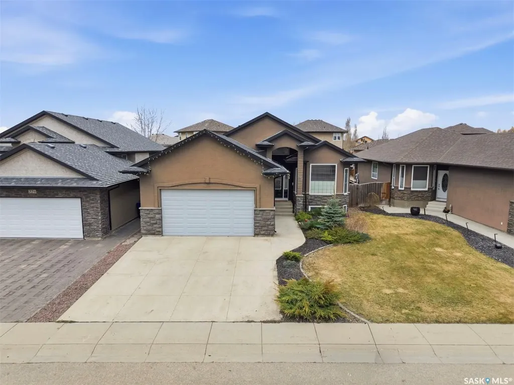 222 Fawcett Crescent Saskatoon SK S7T 0E9