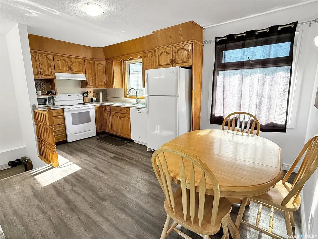 620 8th Avenue NE Swift Current SK S9H 2R3