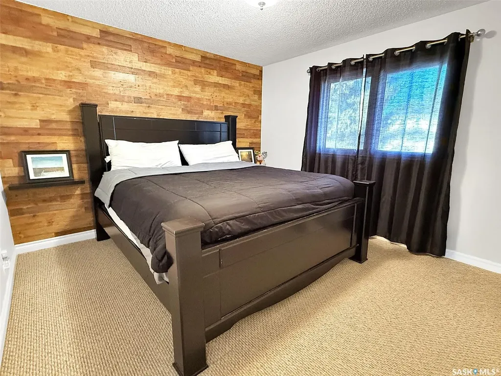 620 8th Avenue NE Swift Current SK S9H 2R3