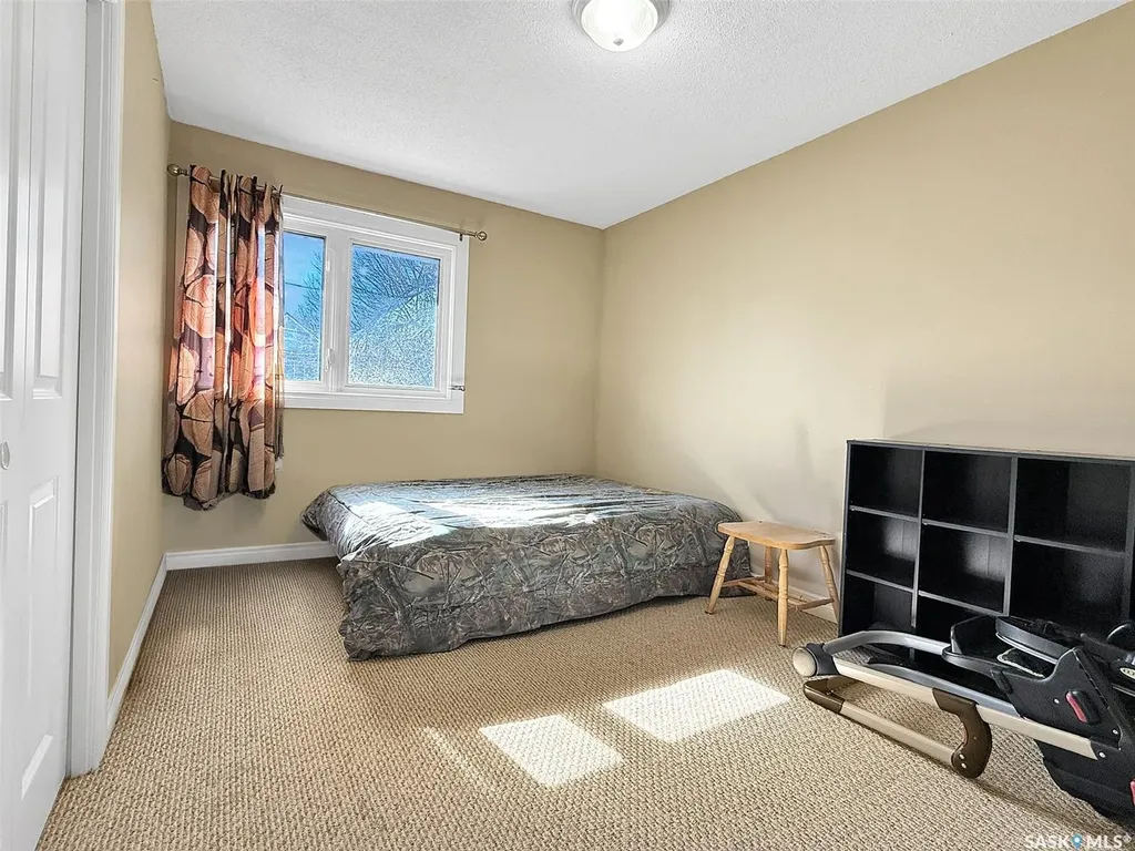 620 8th Avenue NE Swift Current SK S9H 2R3