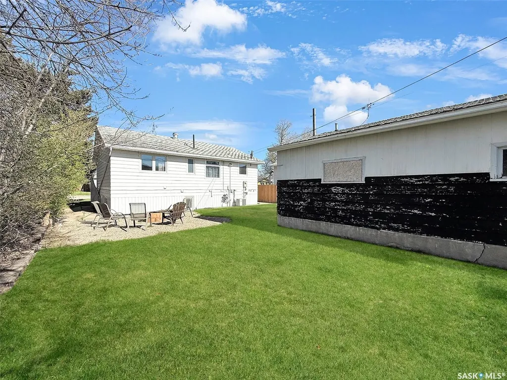 620 8th Avenue NE Swift Current SK S9H 2R3
