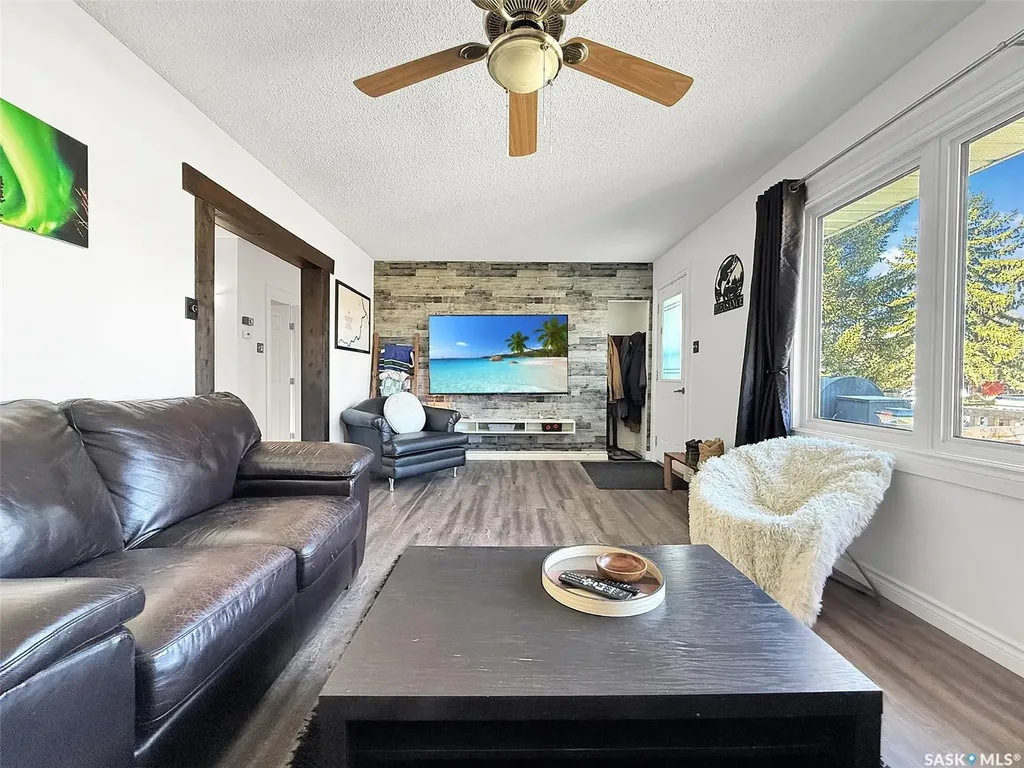 620 8th Avenue NE Swift Current SK S9H 2R3