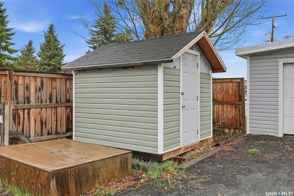 219 Grant Street Saskatoon SK S7N 2A5