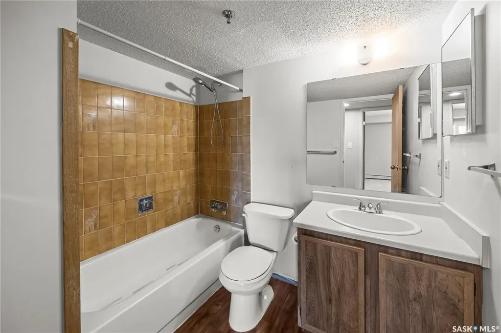 405 5th Avenue N Saskatoon SK S7K 6Z3