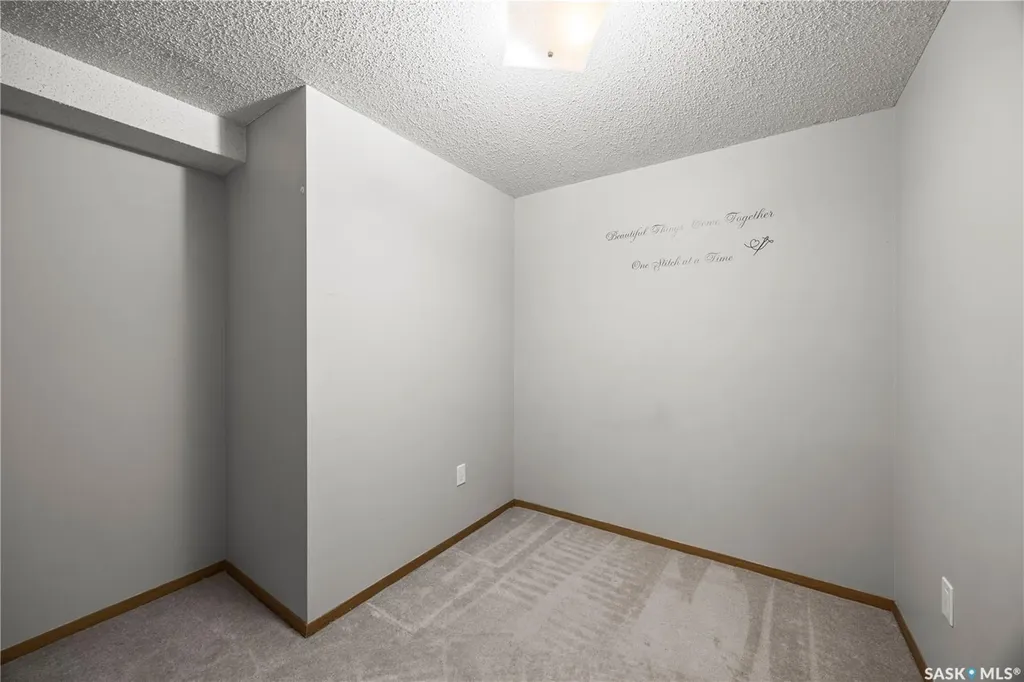 405 5th Avenue N Saskatoon SK S7K 6Z3