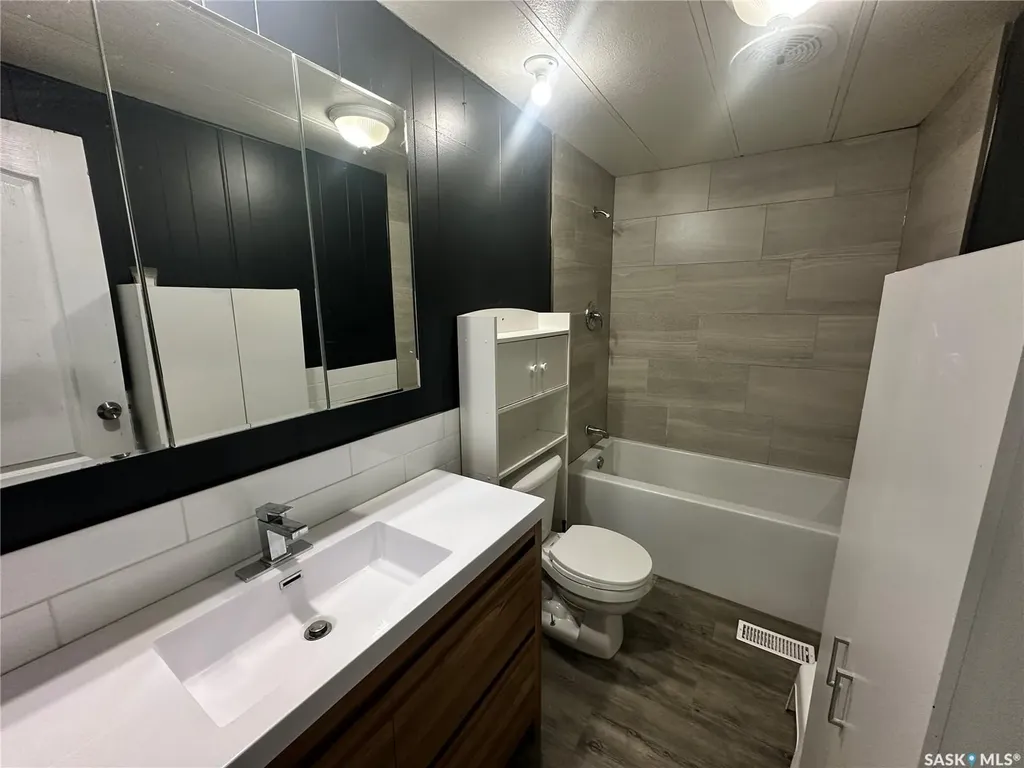 1035 Boychuk Drive Saskatoon SK S7H 5B2