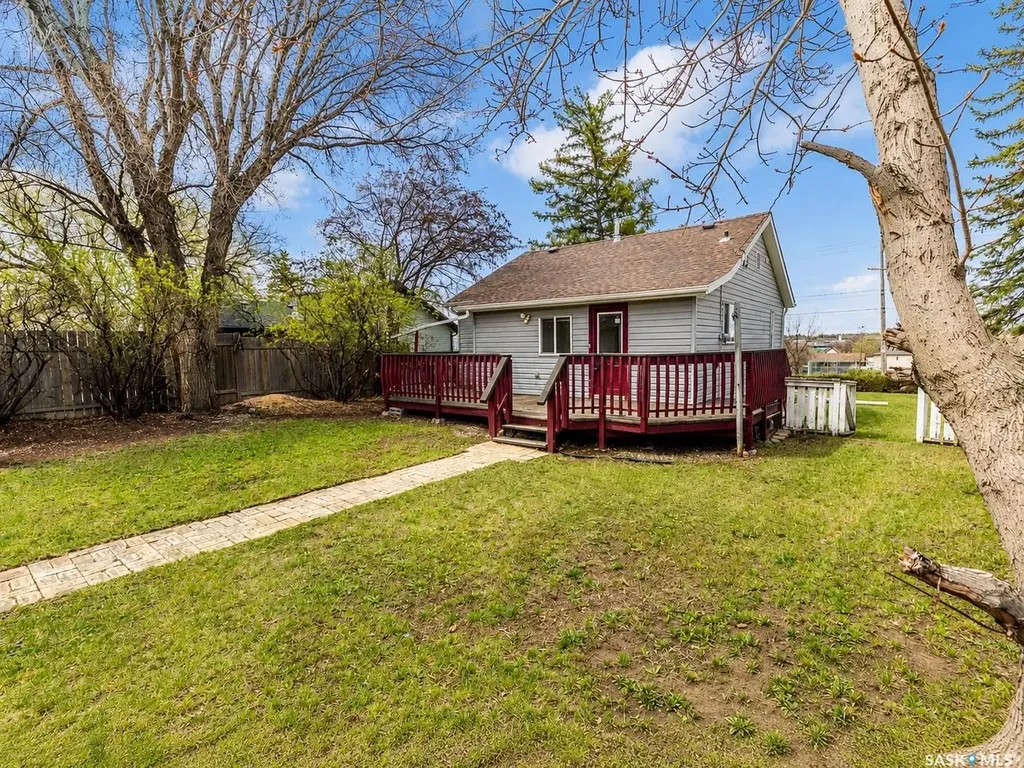 768 Caribou Street W Moose Jaw SK S6H 2K9