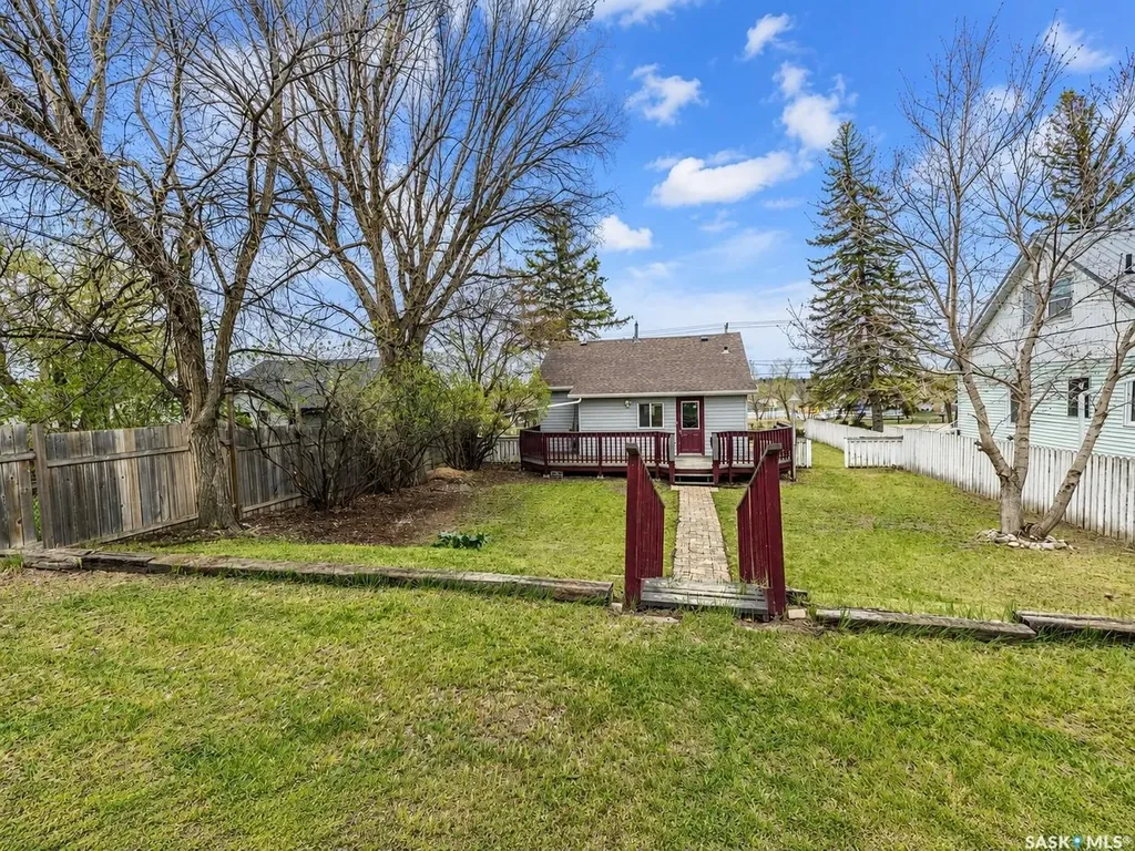 768 Caribou Street W Moose Jaw SK S6H 2K9
