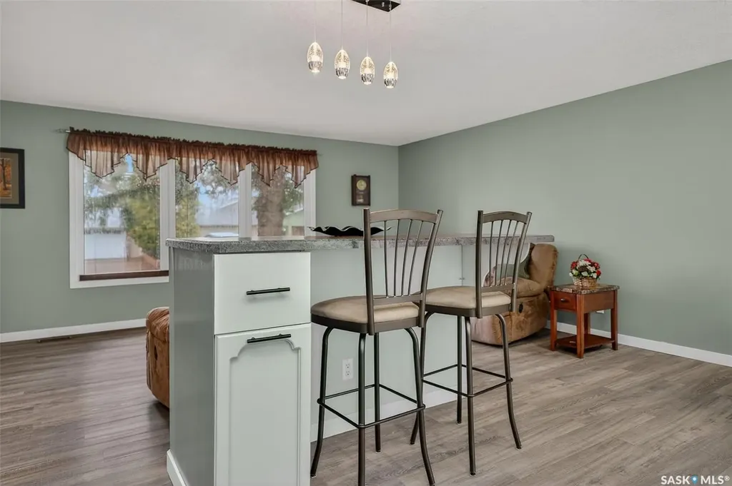 1227 Pascoe Drive E Moose Jaw SK S6H 7A2