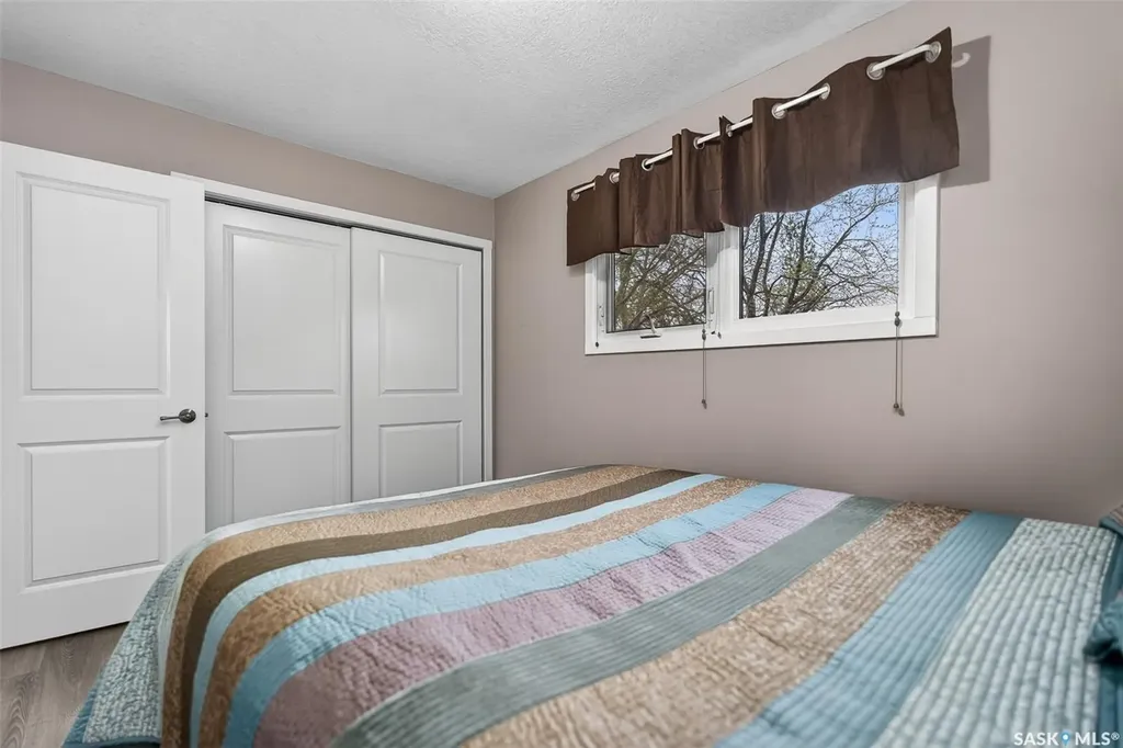 1227 Pascoe Drive E Moose Jaw SK S6H 7A2