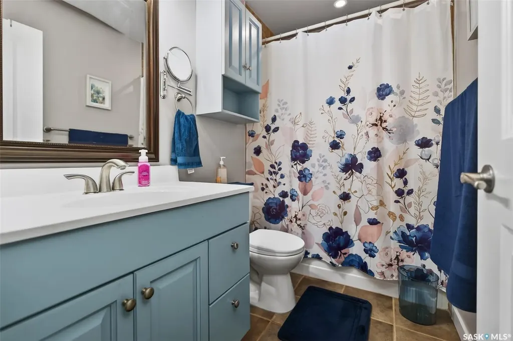 1227 Pascoe Drive E Moose Jaw SK S6H 7A2