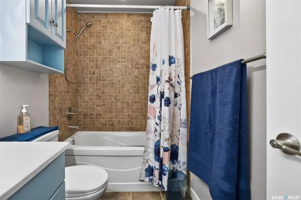 1227 Pascoe Drive E Moose Jaw SK S6H 7A2