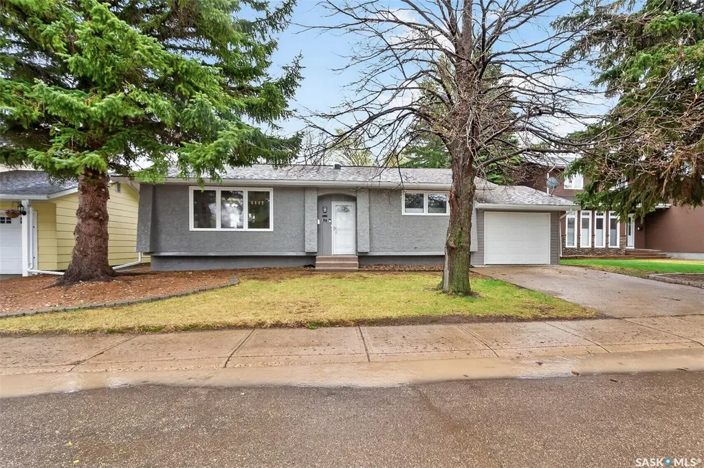 1227 Pascoe Drive E Moose Jaw SK S6H 7A2