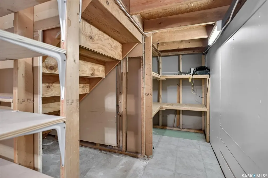 1227 Pascoe Drive E Moose Jaw SK S6H 7A2