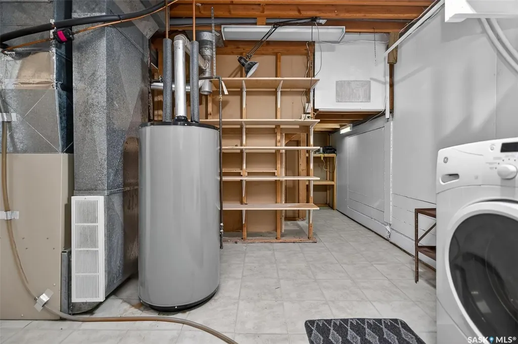 1227 Pascoe Drive E Moose Jaw SK S6H 7A2