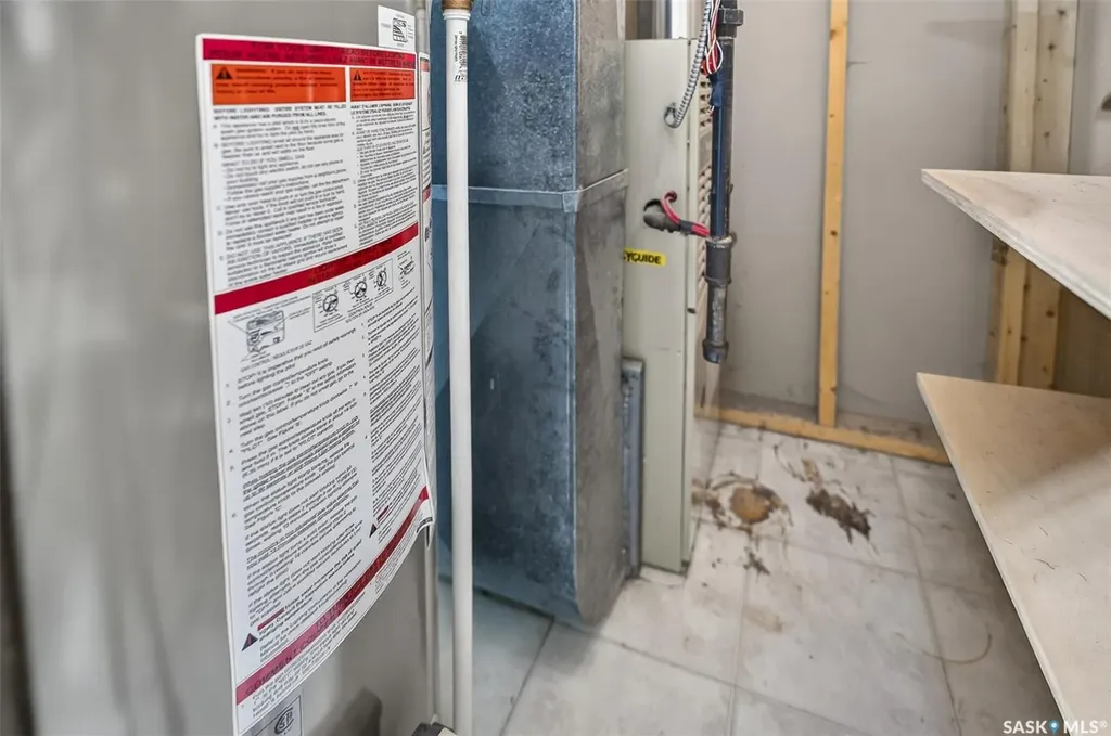 1227 Pascoe Drive E Moose Jaw SK S6H 7A2