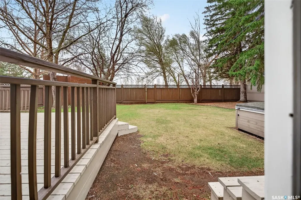 1227 Pascoe Drive E Moose Jaw SK S6H 7A2