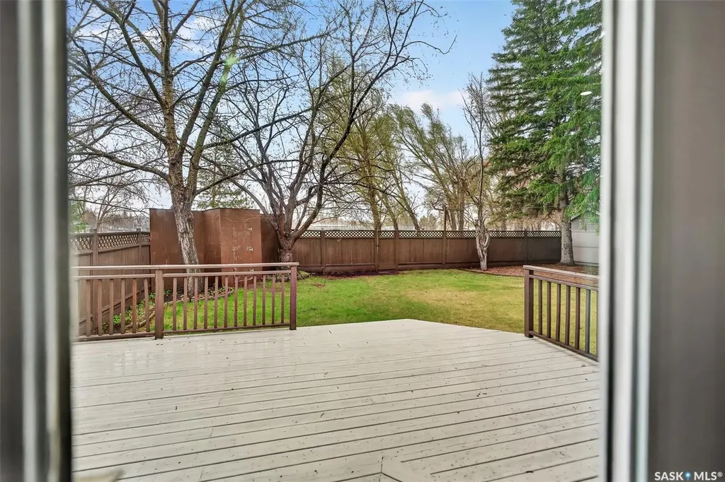 1227 Pascoe Drive E Moose Jaw SK S6H 7A2