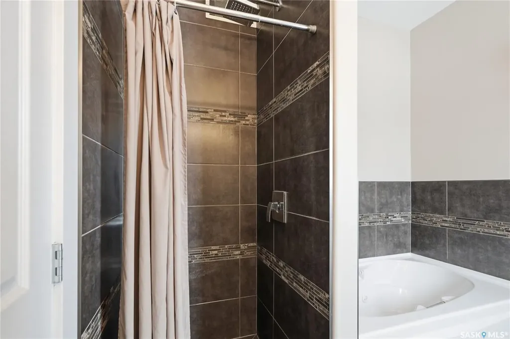 335 Mccallum Lane Saskatoon SK S7R 0C3